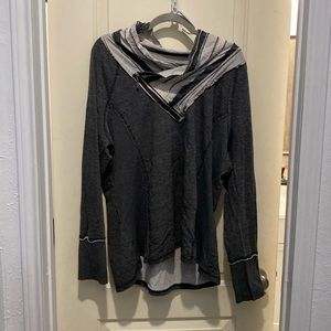 Maurice’s size 2 sweater